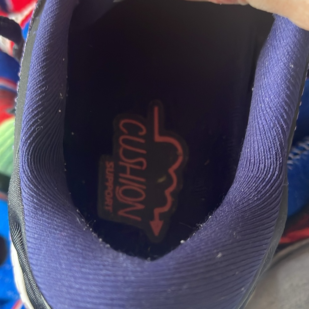 Brooks Adrenaline GTS 22 size 11 - Picture 6 of 7